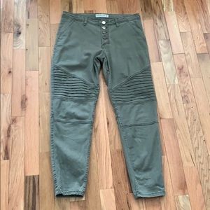 Abercrombie & Fitch Cargo Khaki Pants